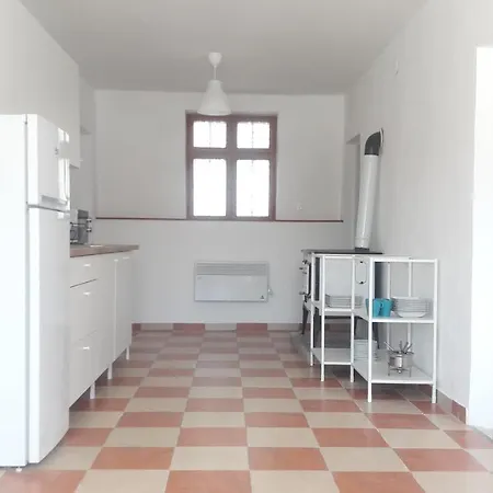 Hegyalja Vendeghaz Διαμέρισμα *
